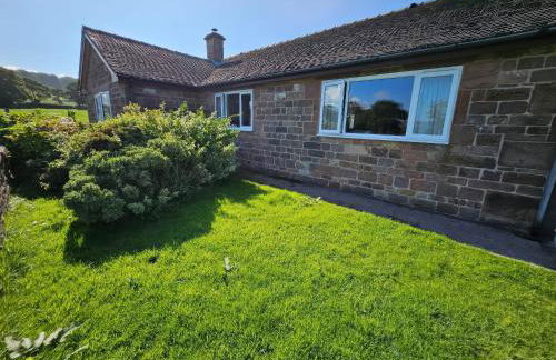 Hawksbridge Bungalow - Photo 24