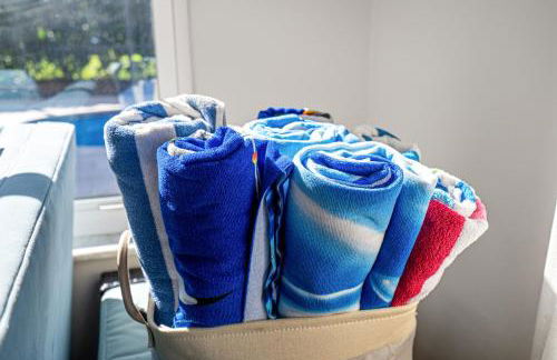 VacationSunwind Delray home! Water Front Pool Dock near Beach - Foto 29