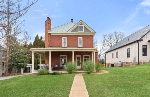 Historic Queen Anne Family Home w Modern Comforts - Foto 46