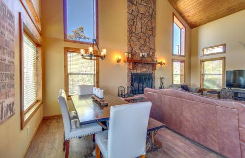 Mtn-View Hilltop Hideaway with Deck in Show Low - Foto 7