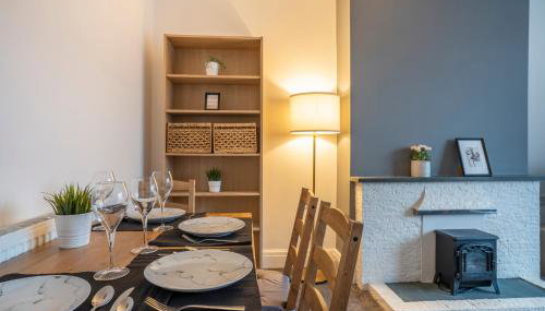 Modern Apartment -Free Parking - by Holiday Homes - Foto 5