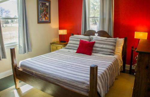 White Picket Fence - EV Charger! - Foto 25