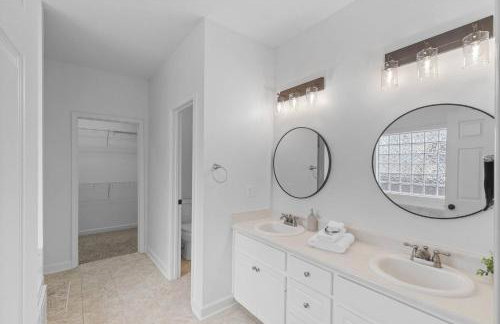 Hidden Lake Hideaway w/fenced in yard 3br 2 bath - Foto 26