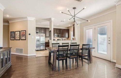 Warm Suburban 3BR Townhome near DT - Foto 10