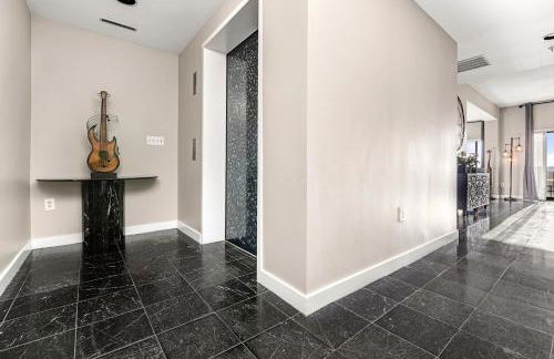 Luxury Massive Penthouse in Watertown - Foto 24