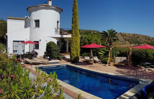 Villa Torre mit Pool und Bergpanorama - Foto 1