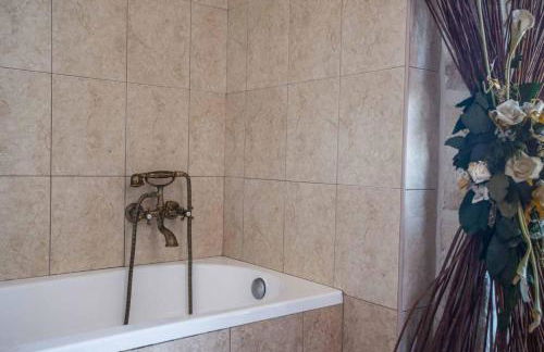 Villa Gogo offers privacy and pool - Foto 21