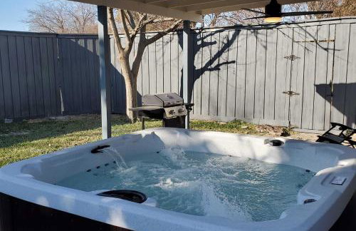 17 Mi to Dallas Richardson Home with Hot Tub - Foto 3
