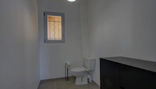 Villa de plain-pied au centre du village avec piscine privée - Foto 2