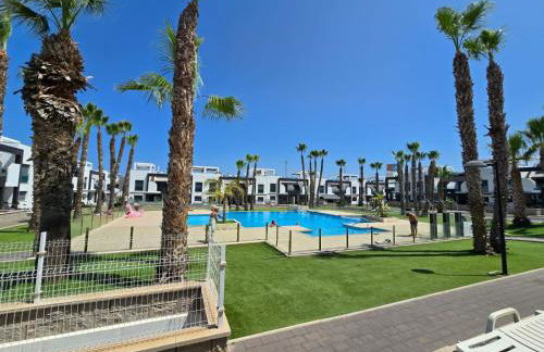 Sunny Ground floor bungalow opposite the swimming pool - Foto 32