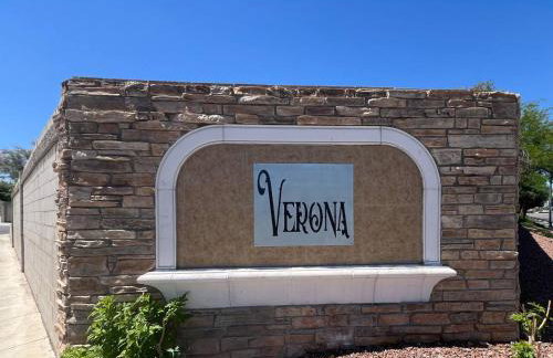 Tropical 4BR Oasis with Pool and Jacuzzi Near Strip - Photo 43