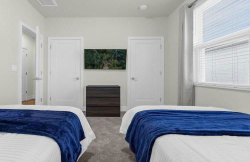 Upstay - Modern Family Townhome with Pool - Foto 20