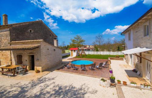 Villa Milena, a Rustic Summer Haven with Pool, Pets Welcome! - Foto 23