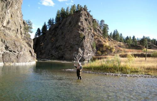 Riverside Cabin with Rare Claw-Foot Bathtub, Montana - Foto 23