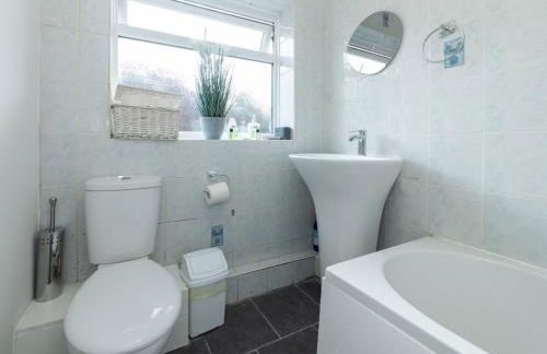 2BDR Peaceful Ground Floor Apartment Free Parking - Pass the Keys - Foto 28