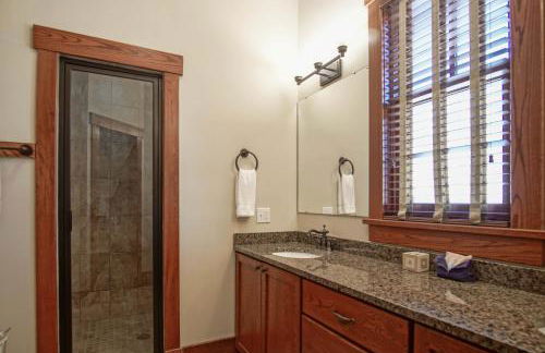 Slope side 8 BR at Sanctuary Majestic Mountain Top Estate 4800 square feet of quality sleeps 16 - Foto 58