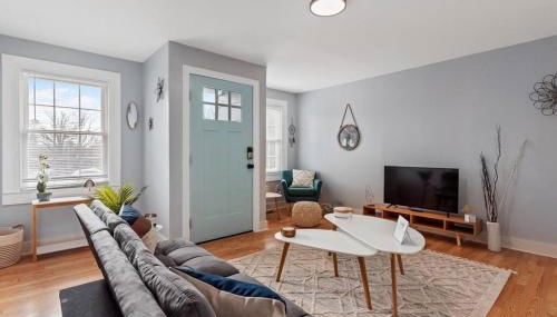 BOHO BUNGALOW - STEPS FROM HISTORIC DOWNTOWN APEX - Foto 2