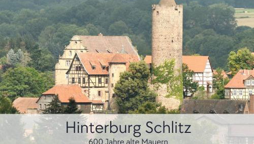 ALTE FÖRSTEREI - Altstadtwohnung mit Stil & Aufzug - in der Hinterburg Schlitz - mit Garten, Parkplatz & E-Ladestation - Hunde willkommen - Fulda, Bad Hersfeld, Alsfeld in 25 km Entfernung - Foto 4