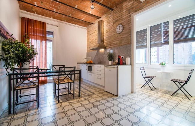 Happy People Gaudi Sant Pau - Foto 68