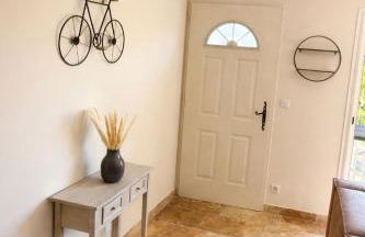 Maison en pierre avec piscine chauffée, jacuzzi et vue sur Gordes - Photo 14