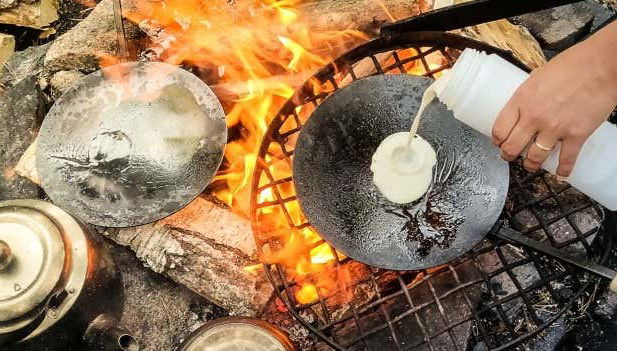 Taller de tortitas finlandesas en el bosque de Espoo