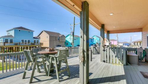 Ocean-View Balcony! Coastal Haven in Crystal Beach - Foto 3