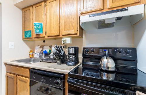 Two Bedrooms Apartment Manage And Supervise By Host Endless Features Amenities Dishwasher Washer Dryer Best WIFI Internet Services By Verizon Fios 960 Upload 960 Download Bi Monthly Free Housekeeping Services Huge 10000 Square Footage - Foto 12