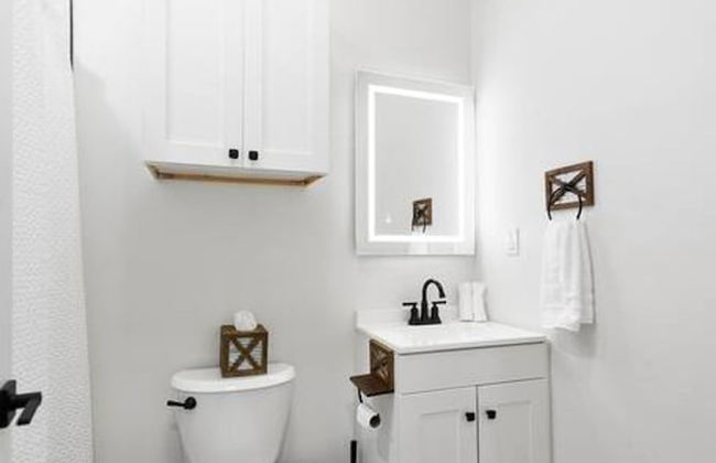 New Charming 2-bedroom Home Minutes to Downtown - Foto 16