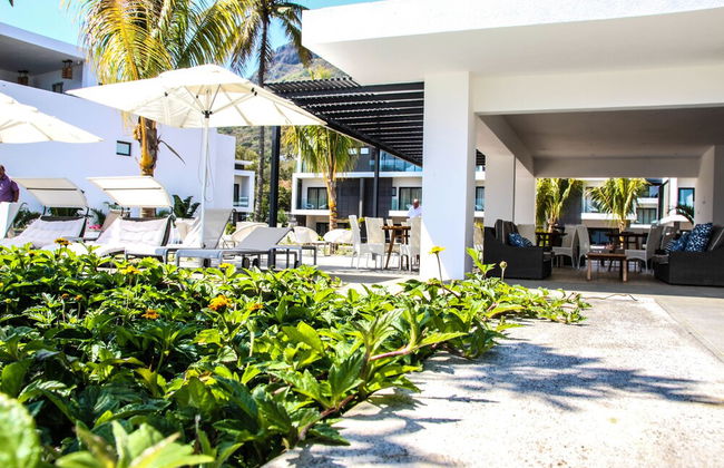 Latitude Luxury Seafront Apartments - Foto 50