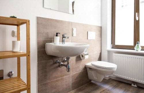 Apartments am Neuen Theater - Parkplatz nach Verfügbarkeit - Altstadt - Küche - Wifi - Powered by Ko-Living - Foto 45