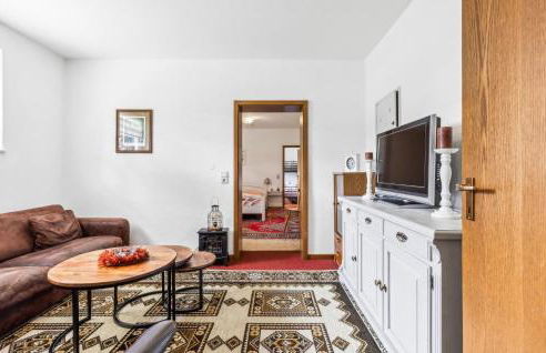 2 Bedroom Nice Apartment In Hildfeld - Photo 11