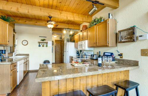 Rustic Pagosa Lakes Cabin with Deck and Grill! - Foto 4