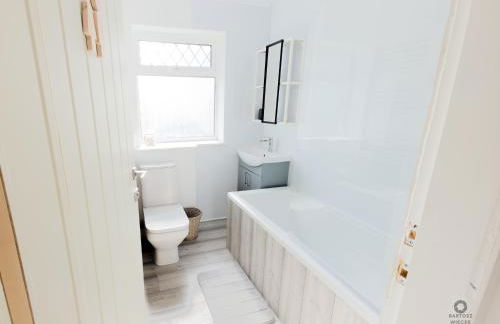 Calm Apartment by the Hospital - Foto 3