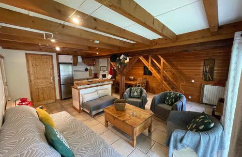 Le CHAL HEUREUX bel appartement dans vieille ferme de montagne rénovée - Foto 1