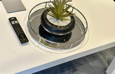 Central 2 Bedroom Apartment with Free Parking Sleeps 8 & Walk to City Centre & Arena - Foto 51