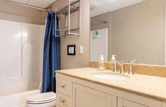 Cozy Country Poolside Getaway, 2BR, Near ATL - Foto 31