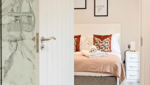 Wokingham - 1 Bedroom Cottage - Parking - Foto 3