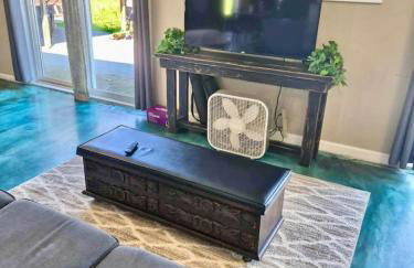 Riverfront Studio Cabin with Amazing View and Huge Yard - Foto 15