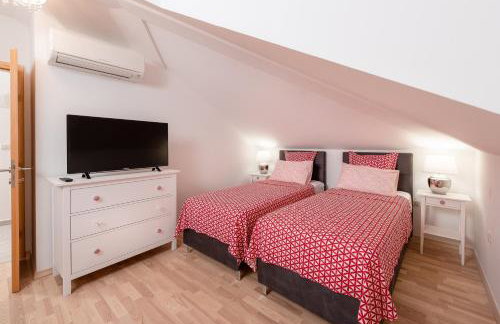 ISLAND HVAR LUXE Holiday Villa Maslina with Beach - Photo 33