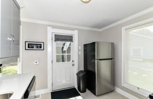 Cheerful 2-Bedroom Cottage in Downtown Noblesville - Foto 21