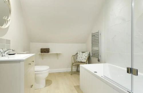 Stone Barn, contemporary barn conversion - Photo 30