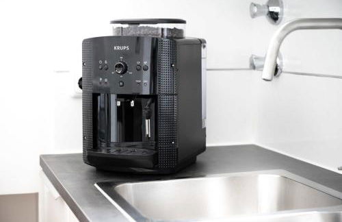 Big Central Apartment near Rotkreuzplatz with 3 BR for 12 PAX - Photo 21