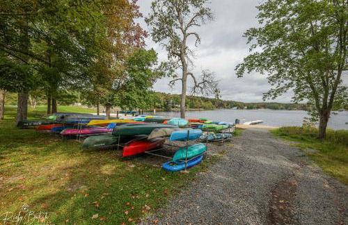 Evergreen Escape Hot Tub Firepit Resort Pool - Foto 59