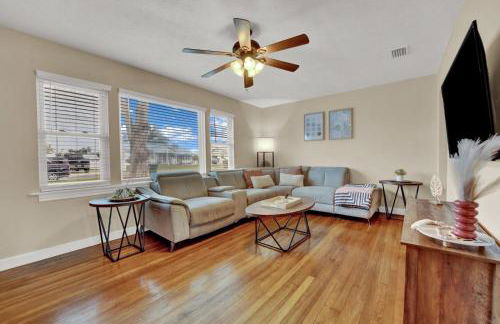 Luxury Bathroom Home with Game Room 25 Mins to PCB - Foto 7