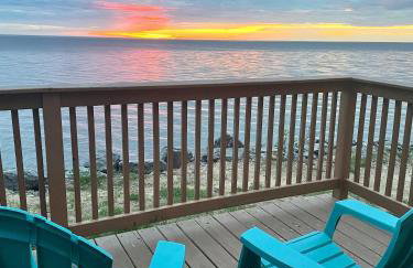 Cozy LAKE ONTARIO WATERFRONT Breathtaking Views! - Foto 19