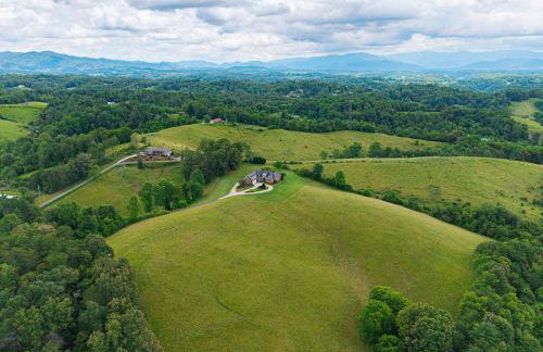 Luxury Getaway Home with Panoramic Views, Pool & Hot Tub! - Foto 54