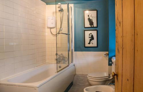 Charming 2BD Cottage in the Heart of Kingham! - Photo 9