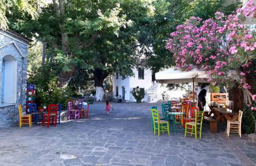 Traditional house in Akamatra square - Photo 36