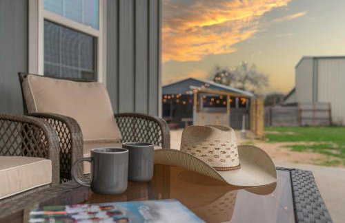 Game Barn, Cowboy Pool, 17ft Movie Screen - sleeps 10 - Foto 9