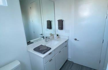 Entire Home Close to BOA Stadium & City - Foto 30